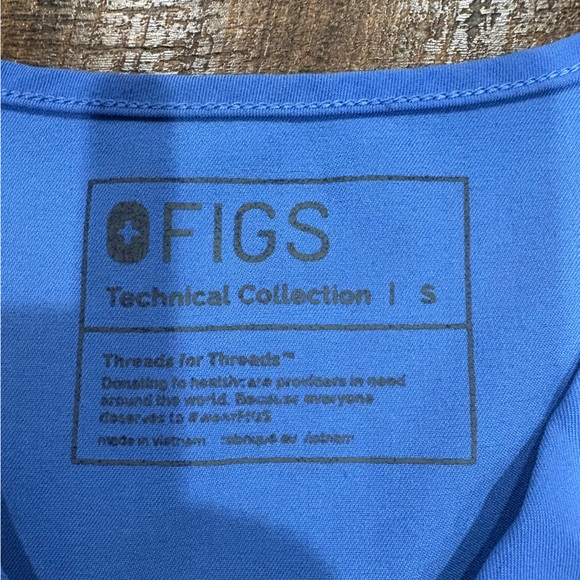 Figs Blue Short Sleeve shirt small - Picture 6 of 6